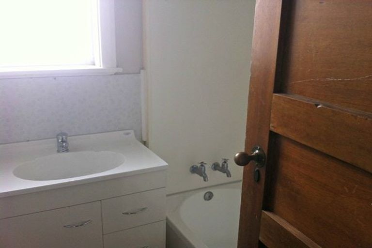 Photo of property in 31 Dickson Crescent, Hornby, Christchurch, 8042