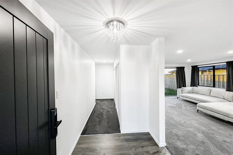 Photo of property in 27 Crossley Avenue, Woodend, 7610