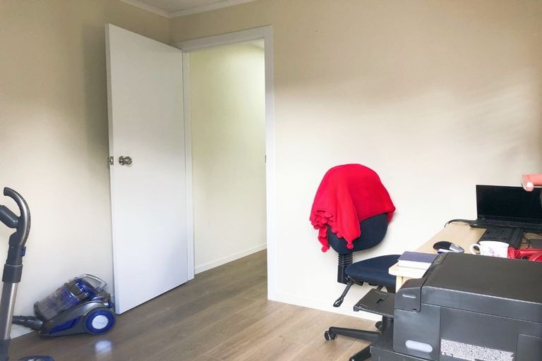 Photo of property in 227 Titirangi Road, Titirangi, Auckland, 0604