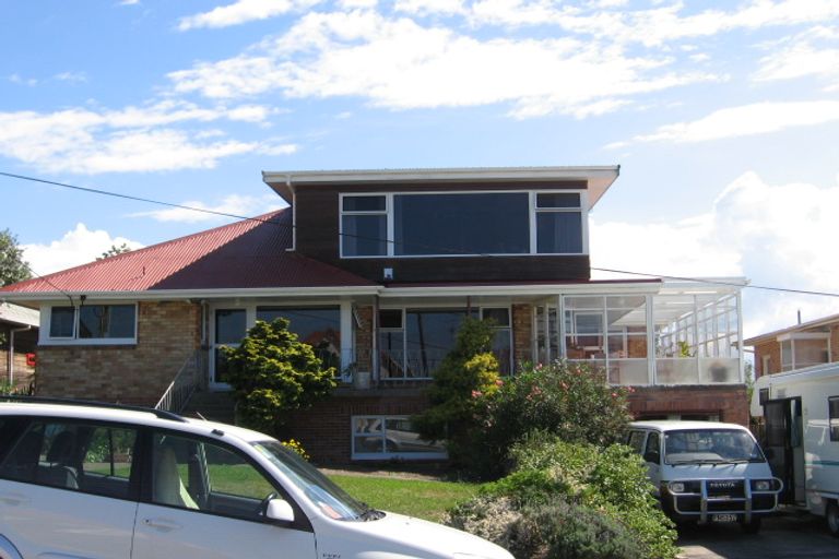 Photo of property in 134 Churchill Road, Rothesay Bay, Auckland, 0630