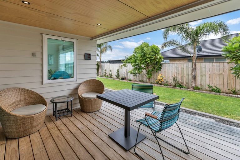 Photo of property in 40 Kowi Lakes Drive, One Tree Point, 0118