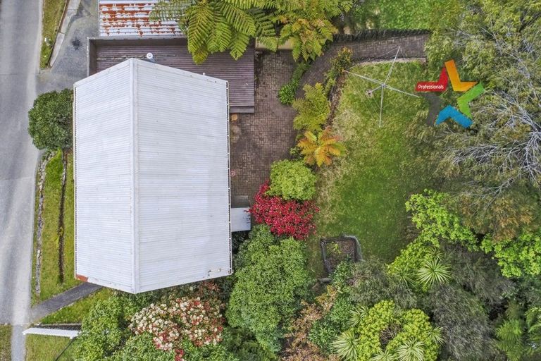 Photo of property in 1/15a Glen Road, Stokes Valley, Lower Hutt, 5019