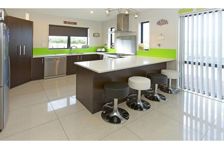 Photo of property in 114 Voyager Drive, Gulf Harbour, Whangaparaoa, 0930