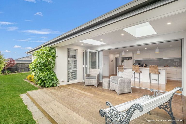 Photo of property in 5 Whitau Place, Marshland, Christchurch, 8083