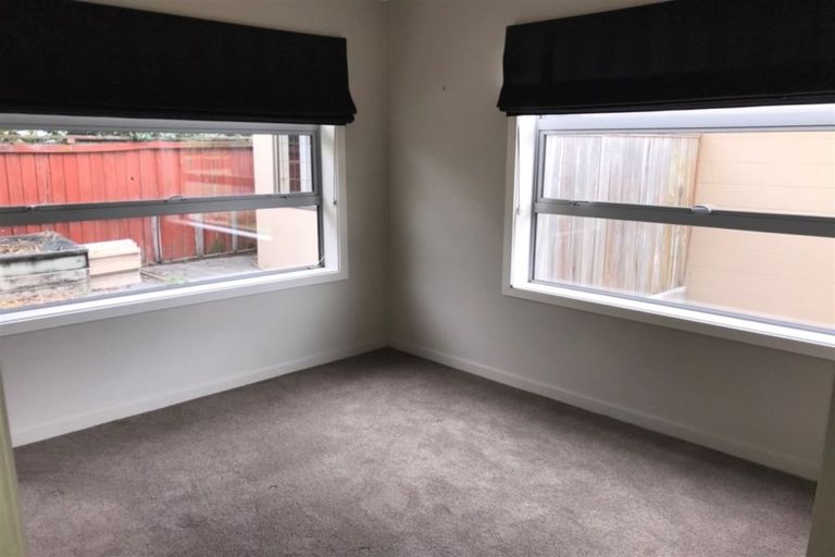 Photo of property in 1 Rutherglen Avenue, Ilam, Christchurch, 8041