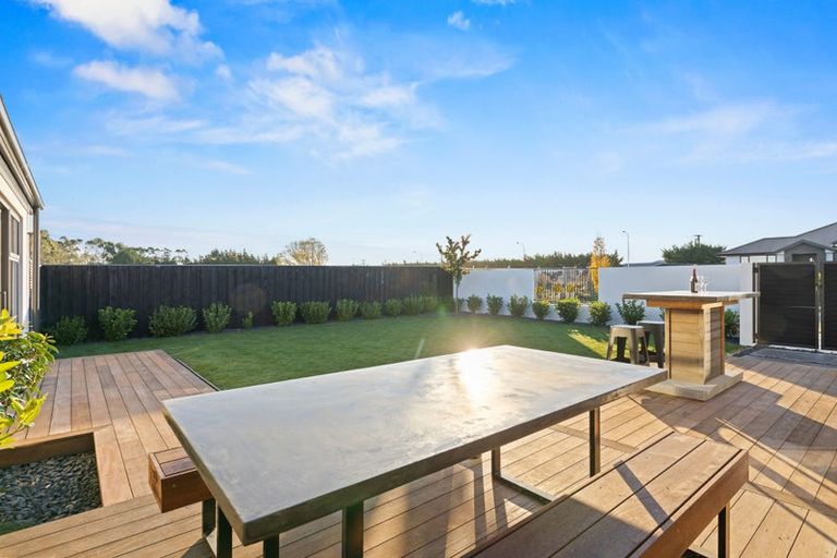 Photo of property in 43 Hotere Street, Rangiora, 7400