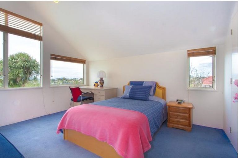 Photo of property in 34 King Richard Place, Browns Bay, Auckland, 0630