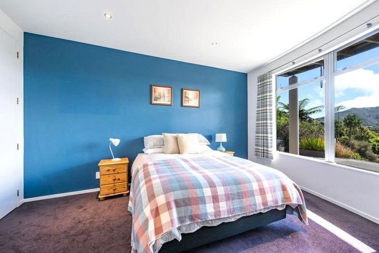 Photo of property in 9 Caughley Grove, Karori, Wellington, 6012