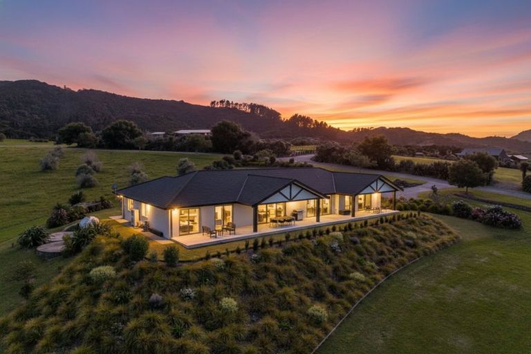 Photo of property in 53 Robert Hastie Drive, Mangawhai, 0573