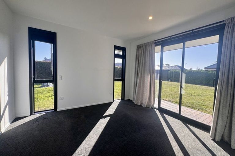 Photo of property in 6 Westmoreland Road, Darfield, 7510