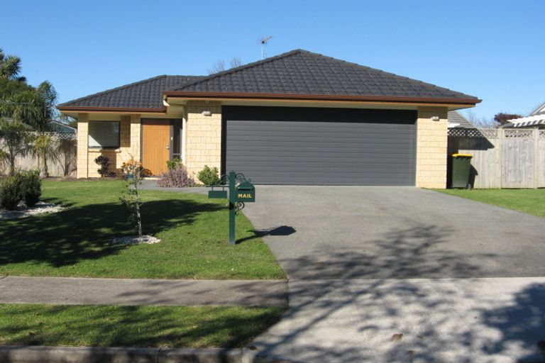 Photo of property in 6 Avonglen Court, Wattle Downs, Auckland, 2103