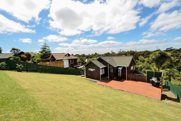 Photo of property in 9 Jacinta Grove, Swanson, Auckland, 0612