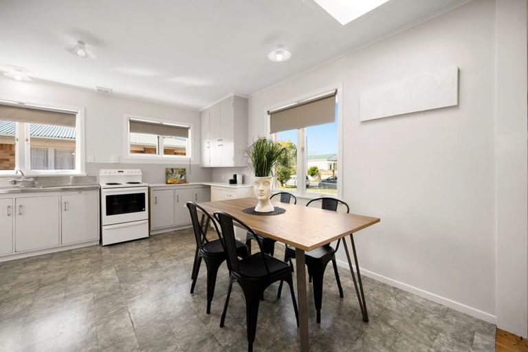 Photo of property in 15 Sheridan Street, Silverdale, Hamilton, 3216