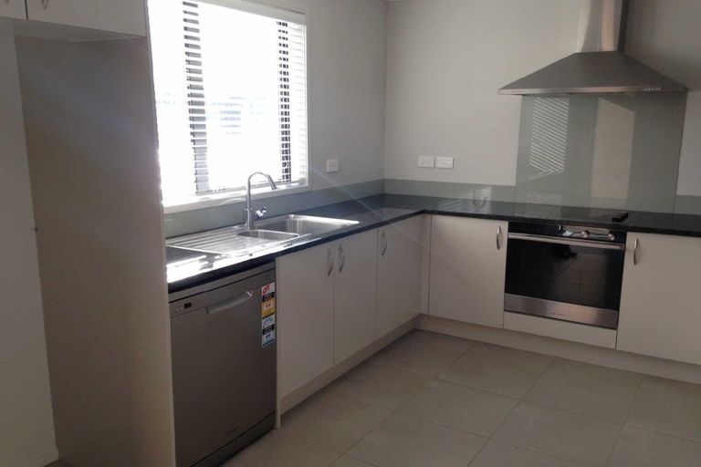 Photo of property in 10 Akeake Lane, Manurewa, Auckland, 2102