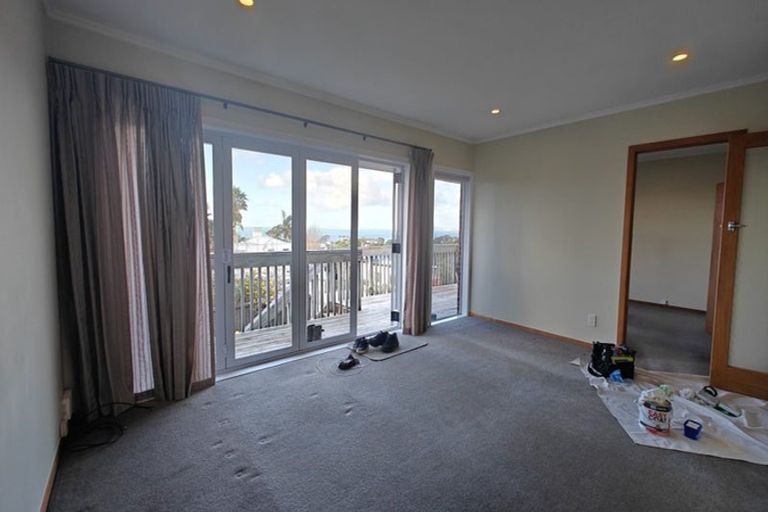 Photo of property in 4/73 Castor Bay Road, Castor Bay, Auckland, 0620