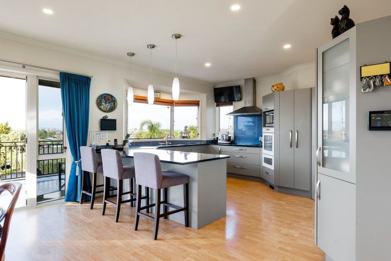 Photo of property in 18b Highgrove Drive, Grandview Heights, Hamilton, 3200