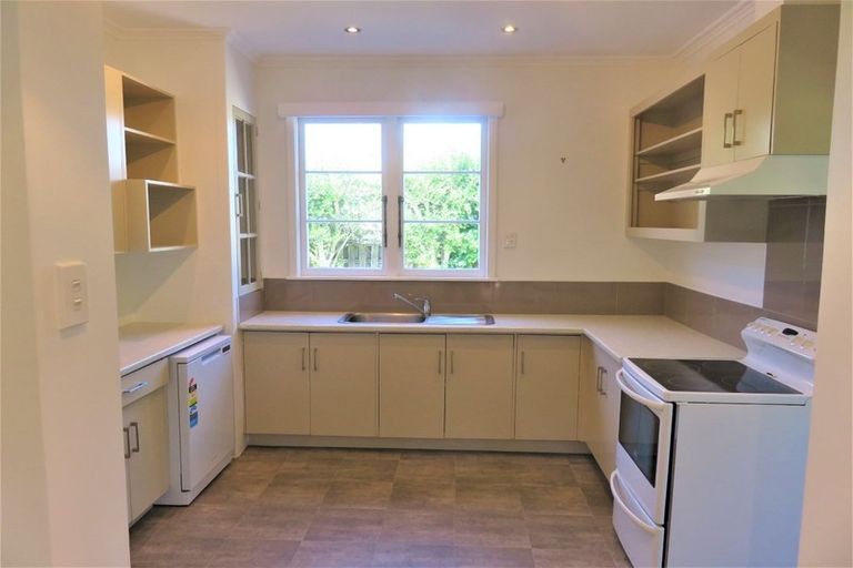 Photo of property in 18 Anderson Road, Taradale, Napier, 4112