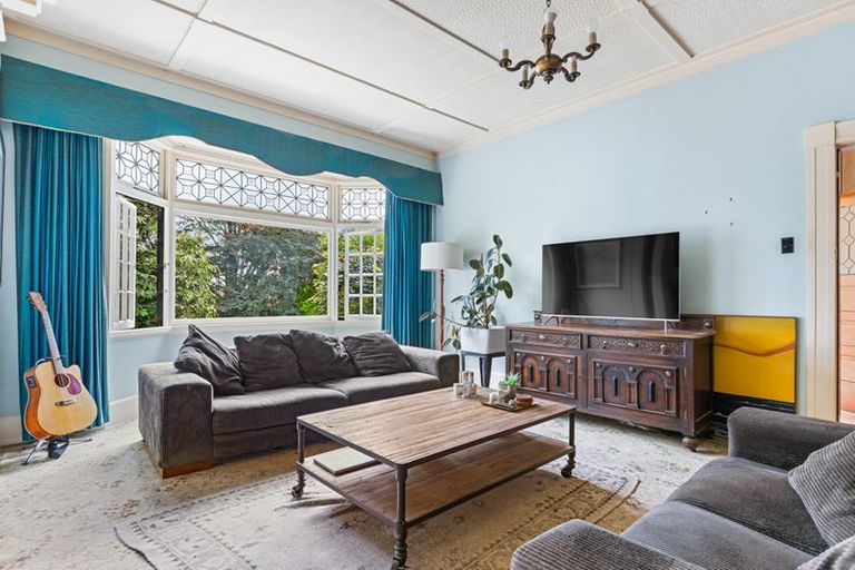 Photo of property in 353 Devon Street West, Lynmouth, New Plymouth, 4310