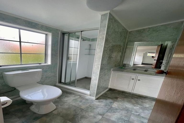 Photo of property in 18a Wai-iti Crescent, Woburn, Lower Hutt, 5010