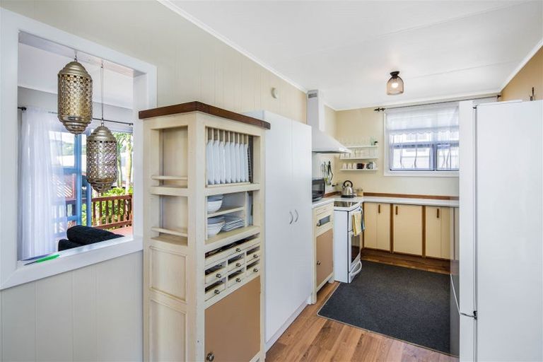 Photo of property in 6 Stipulate Place, Ascot Park, Porirua, 5024