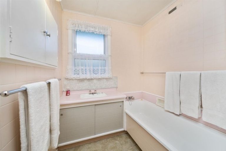 Photo of property in 93 Waihi Road, Hawera, 4610