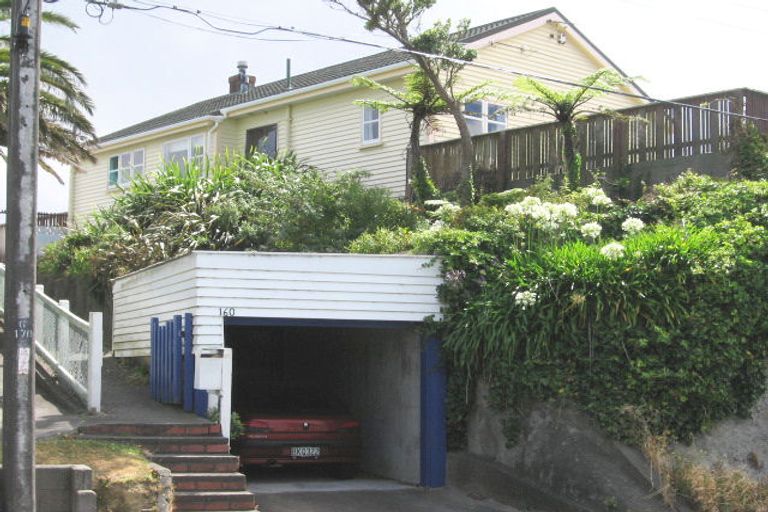 Photo of property in 160 The Ridgeway, Mornington, Wellington, 6021