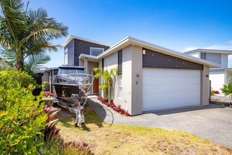 Photo of property in 11 Patiki Place, Omaha, 0986