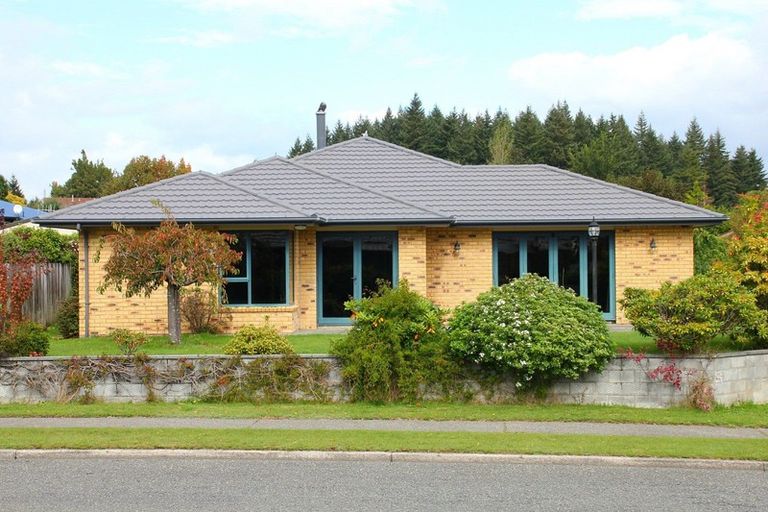 Photo of property in 6 Govan Drive, Te Anau, 9600