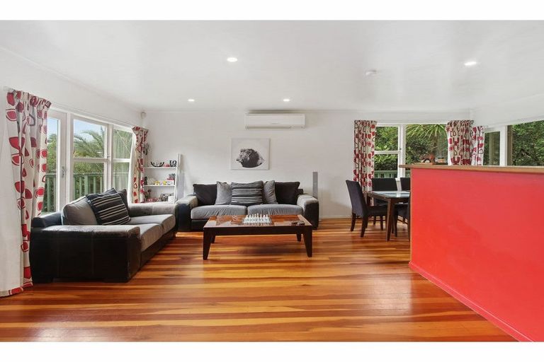 Photo of property in 1/19 Gazelle Avenue, Beach Haven, Auckland, 0626