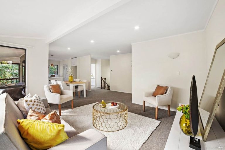 Photo of property in 3 Noeleen Street, Glenfield, Auckland, 0629