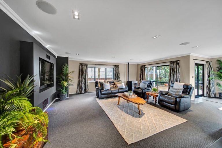Photo of property in 905 Devon Road, Bell Block, New Plymouth, 4312