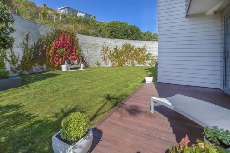 Photo of property in 129 Woodman Drive, Tawa, Wellington, 5028