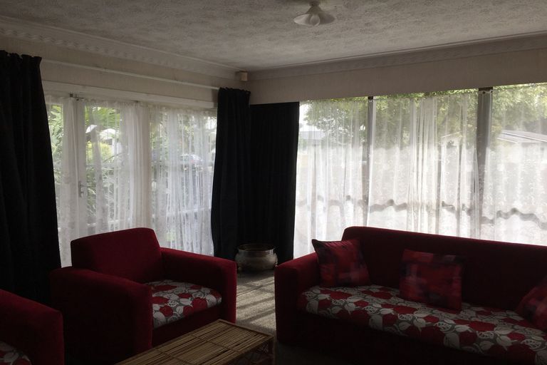 Photo of property in 32 Te Kanawa Crescent, Henderson, Auckland, 0610