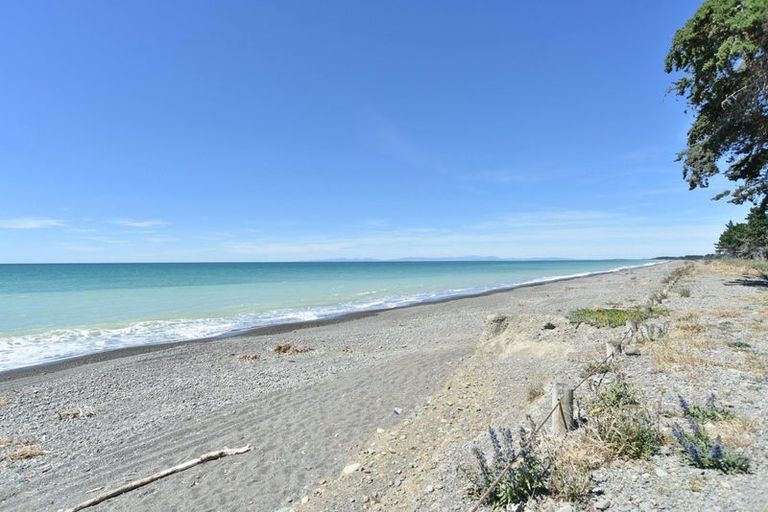 Photo of property in 19 South Crescent, Amberley, 7481