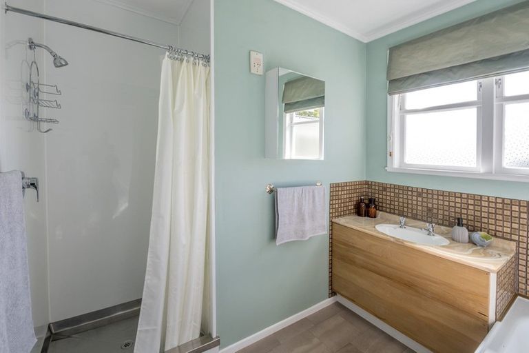 Photo of property in 9 East Road, Shannon, 4821