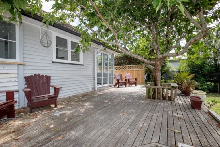 Photo of property in 30 Pipiroa Road, Ngatea, 3503