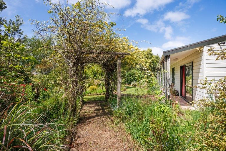 Photo of property in 135 Zigzag Road, Pohangina, Feilding, 4775