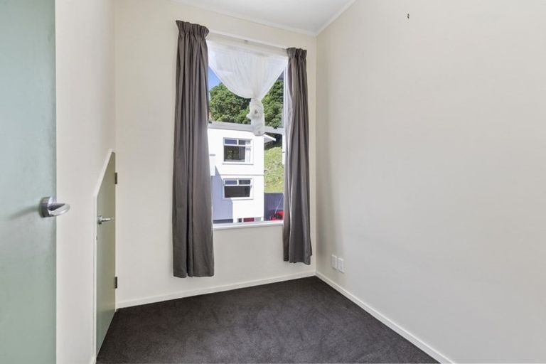 Photo of property in Fernhill Flats, 9/324 The Terrace, Te Aro, Wellington, 6011