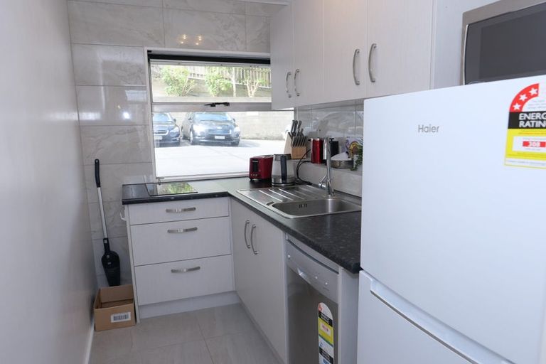 Photo of property in Melksham Towers, 102/131 Brougham Street, Mount Victoria, Wellington, 6011