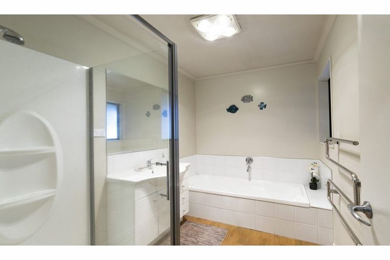 Photo of property in 10 Kowhai Street, Oxford, 7430