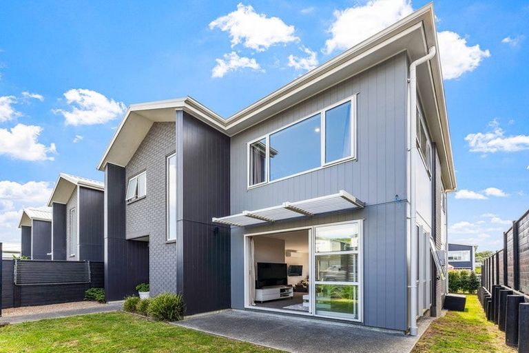 Photo of property in 48 Karepiro Drive, Stanmore Bay, Whangaparaoa, 0932