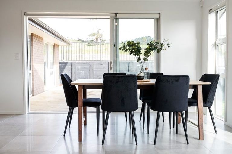 Photo of property in 14d Rose Leigh Drive, Cambridge, 3434
