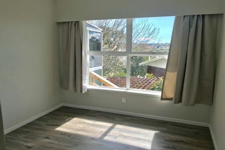 Photo of property in 1/60 Bruce Road, Glenfield, Auckland, 0629