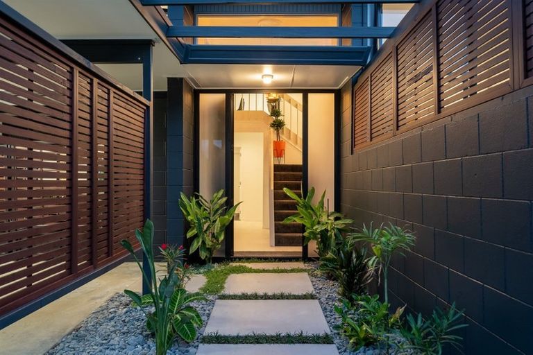 Photo of property in 25 Maritime Terrace, Birkenhead, Auckland, 0626