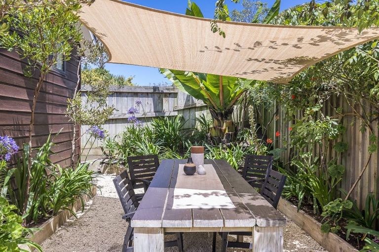 Photo of property in 15 Babbacombe Avenue, Otaki Beach, Otaki, 5512