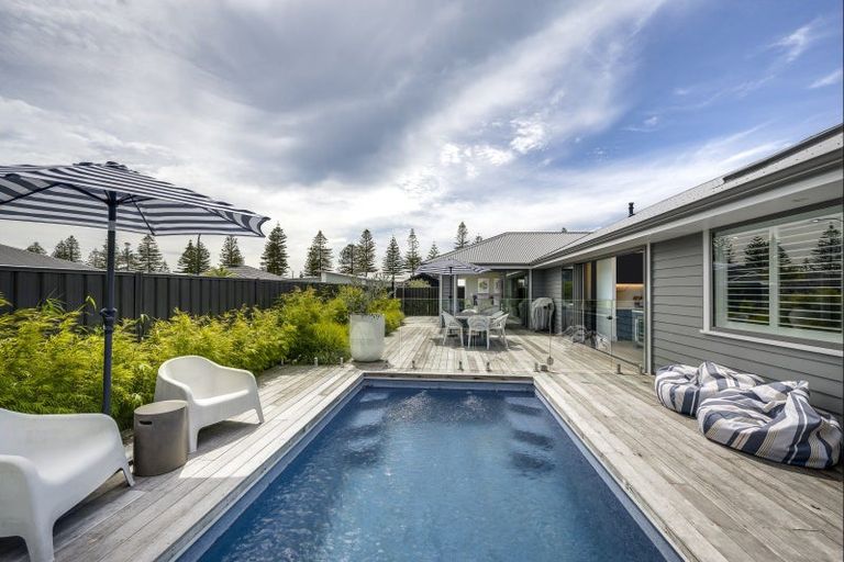 Photo of property in 11 Arrow Place, Te Awa, Napier, 4110