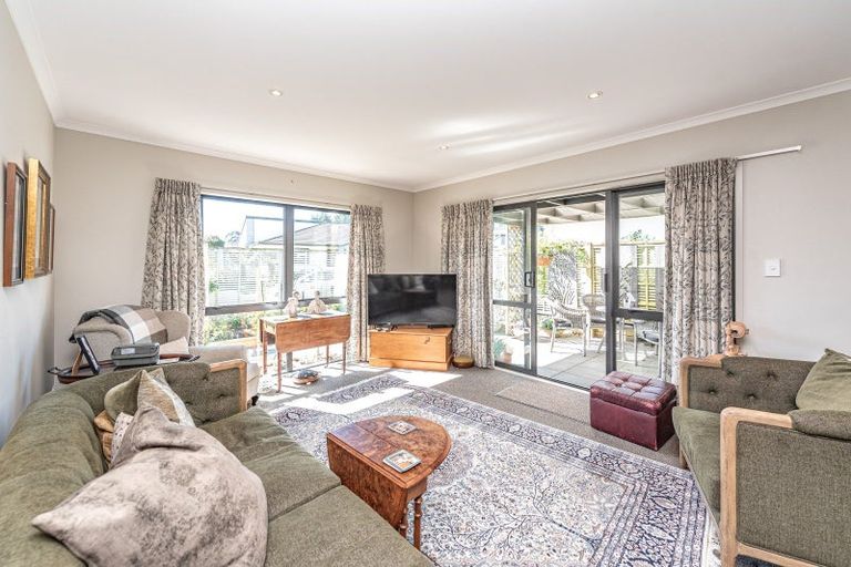 Photo of property in Caversham Park, 2/7 Caversham Road, Westmere, Whanganui, 4501