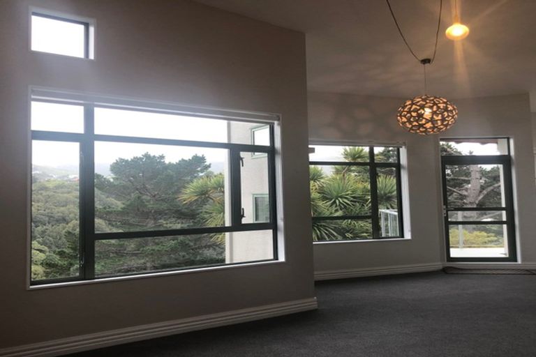 Photo of property in 134 Wadestown Road, Wadestown, Wellington, 6012