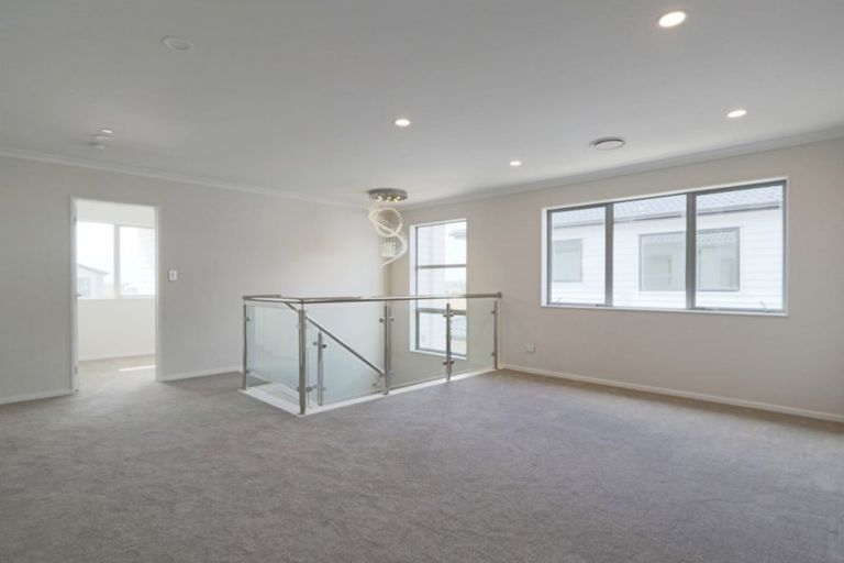 Photo of property in 16 Hikuawa Road, Flat Bush, Auckland, 2019
