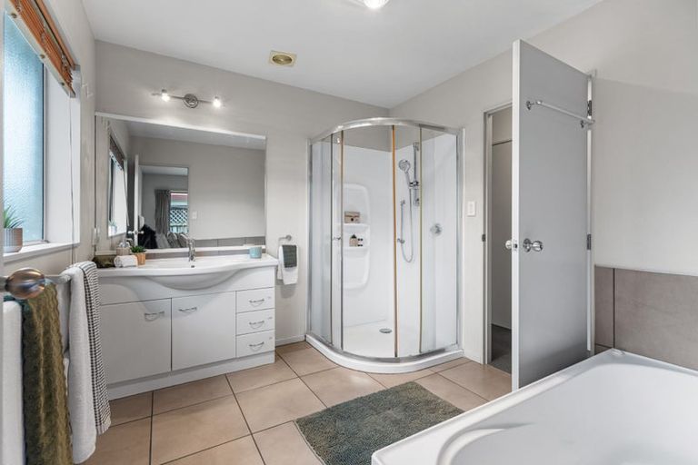 Photo of property in 72 Evans Road, Papamoa Beach, Papamoa, 3118